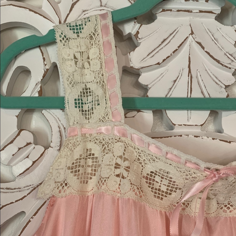 VINTAGE Pink Lace Trim Nightgown - Picture 3 of 7